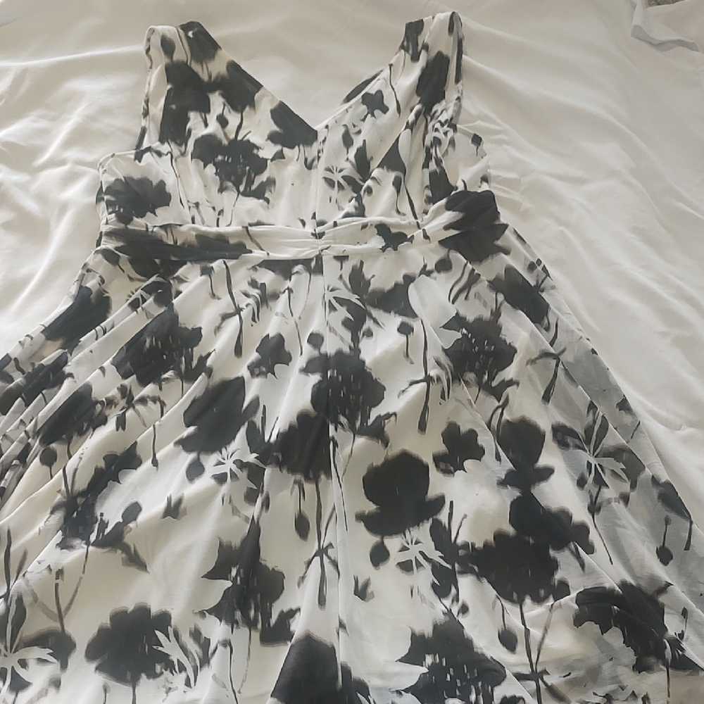 Simply Vera Vera Wang Black and White Floral Dress